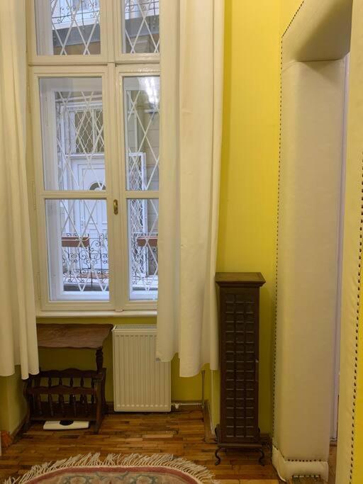 Central Location For One Person Budapest Exterior photo